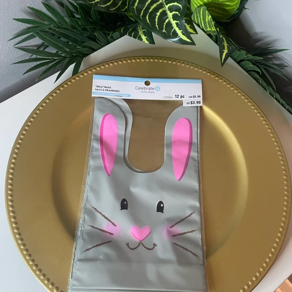 🐰 Easter Bunny Treat Bags with Gold Decorative Platter